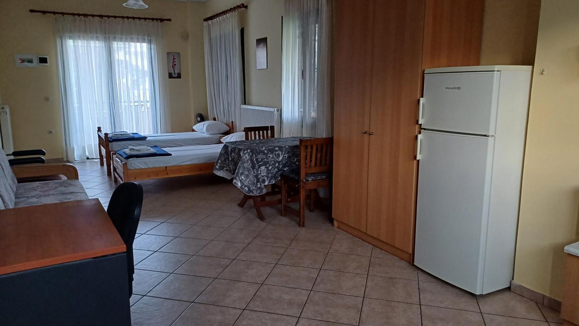 Studio Apartments Eirini Pyrgi Thermis Eksteriør bilde