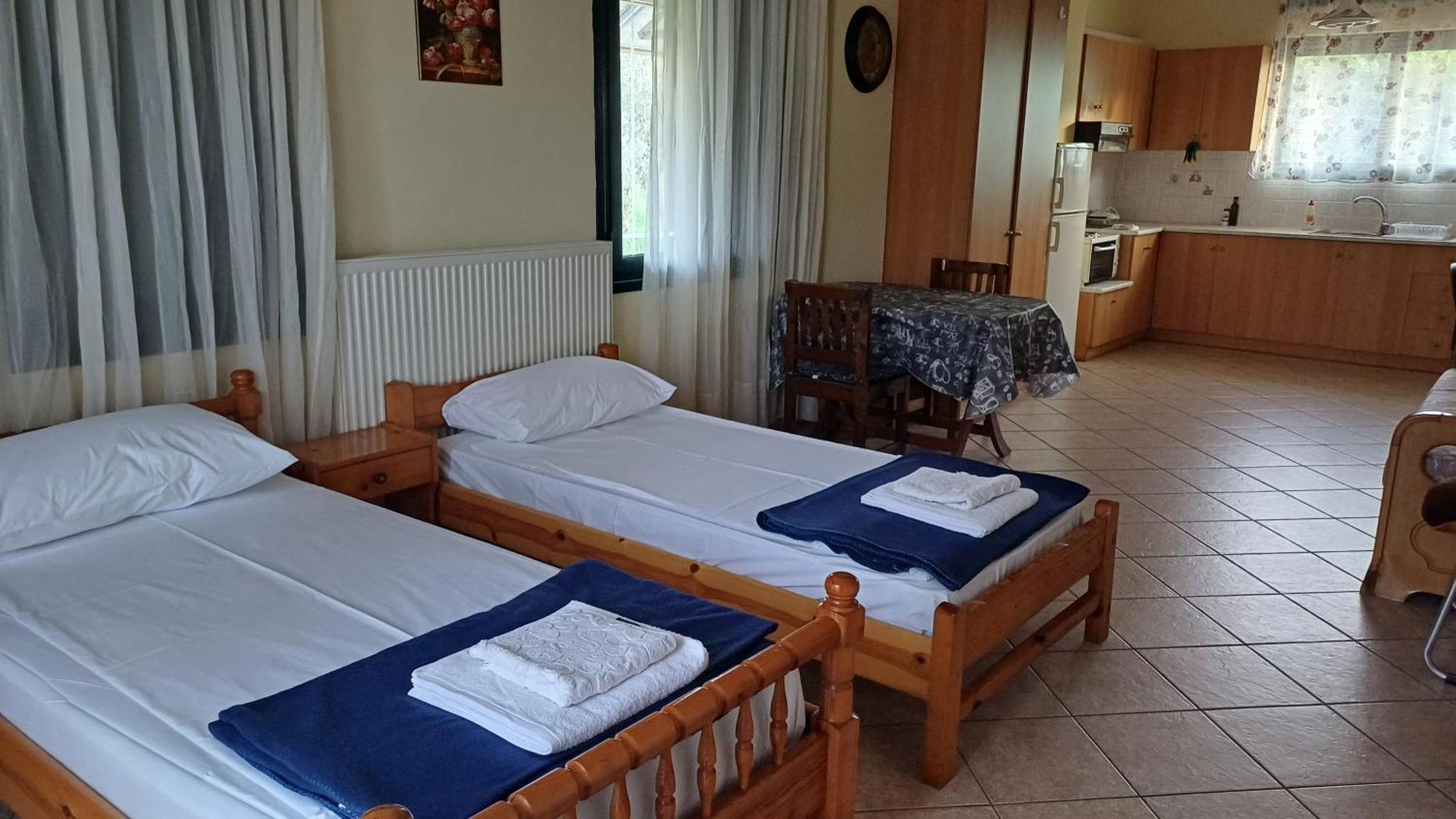 Studio Apartments Eirini Pyrgi Thermis Eksteriør bilde